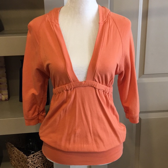 🍋
Cool Mblem 3/4 Sleeve Top - Picture 2 of 7